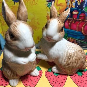 FITZ & FLOYD BUNNIES SALT & PEPPER SHAKERS NWOB